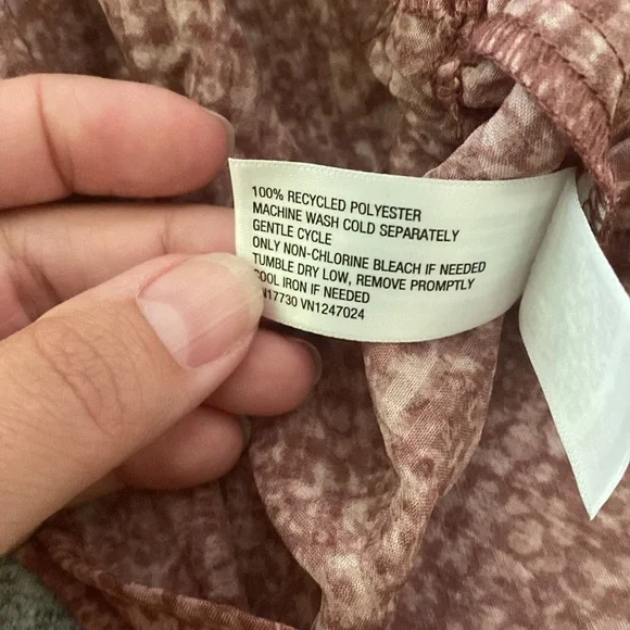 Womens Universal Thread Peplum Style Blouse size large - Picture 8 of 8